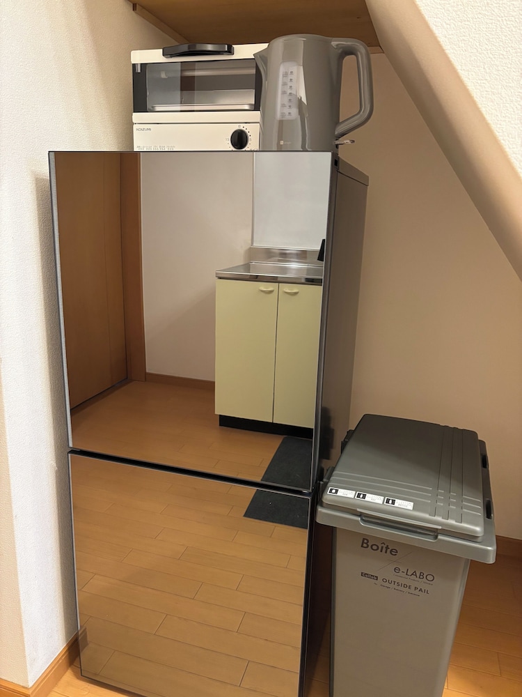 エコノミー 4 人部屋 共用キッチン設備0 | セブンスリー高松ゲストハウス