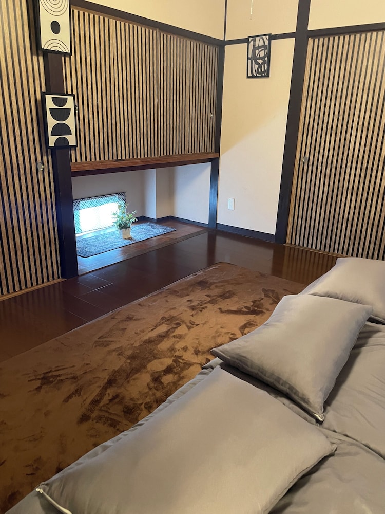 トラディショナル 4 人部屋 | セブンスリー高松ゲストハウス