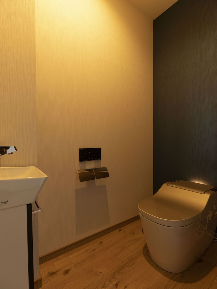 <源泉かけ流し温泉内湯> スーペリアダブルルーム (禁煙) バスルーム5 | 宮島 離れの宿 IBUKU