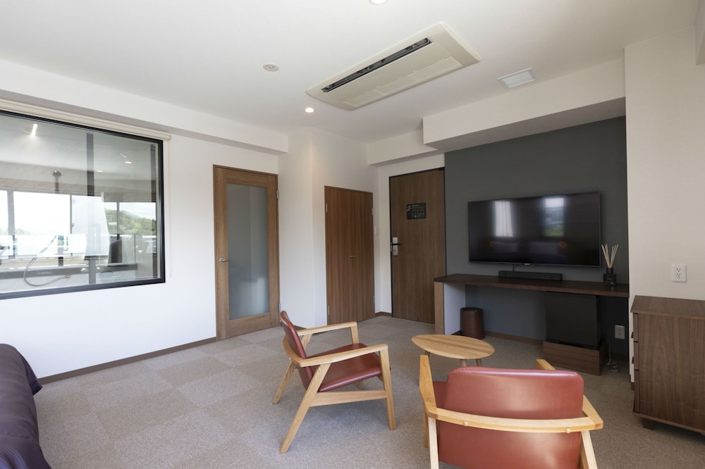 【源泉かけ流し温泉内湯】山側ダブルルーム（禁煙） 客室5 | 宮島 離れの宿 IBUKU