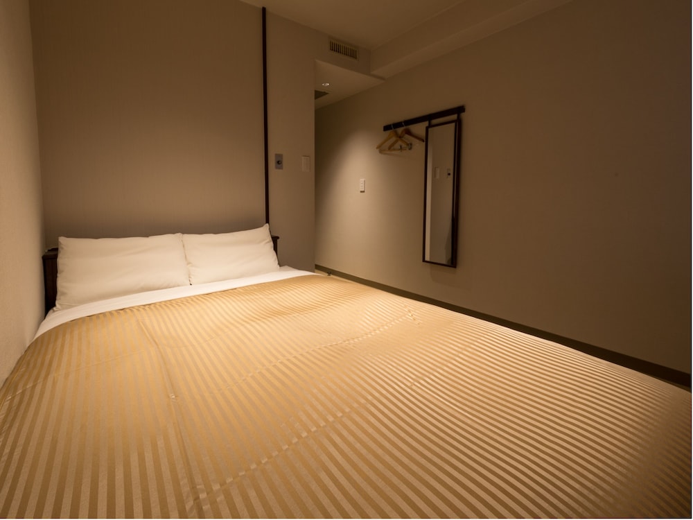 スタンダード ダブルルーム 客室1 | THE HOTELS HAKATA KASANE Bayside