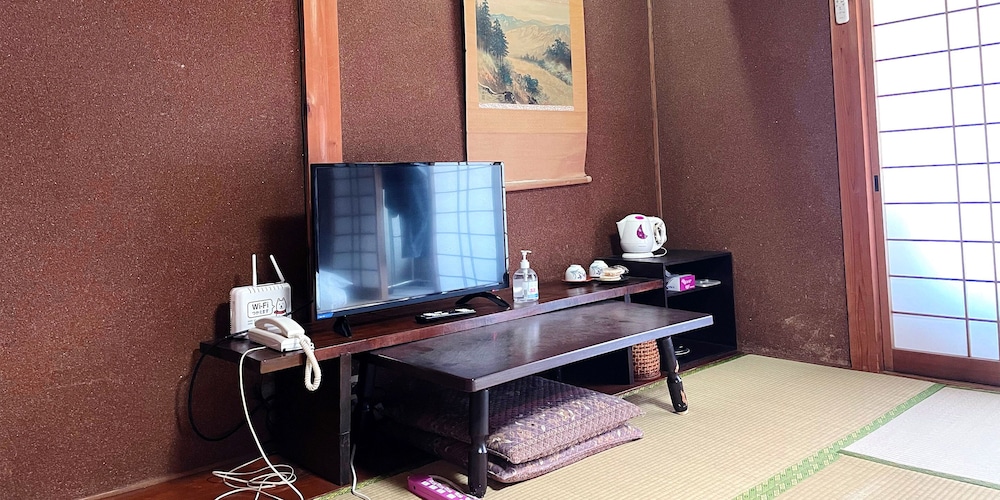 和室8畳 (旧館) | ビジネス旅館若草