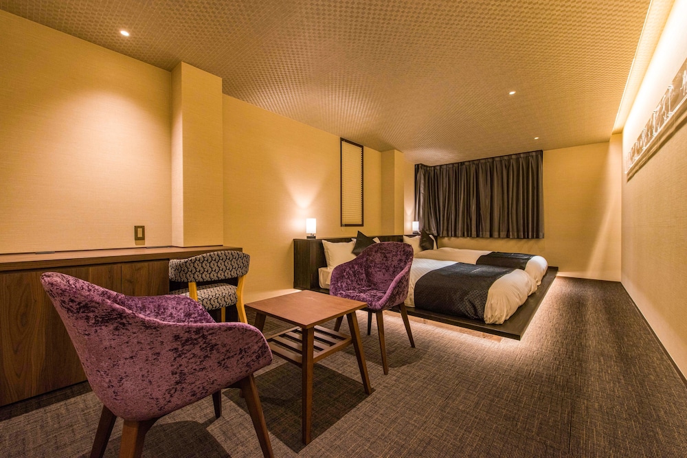 スタンダードダブルルーム (群鶴) 客室1 | Hotel ZIZI Kyoto Gion