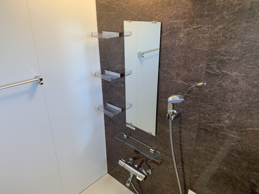 スタンダード ツインルーム バスルーム1 | Mr.KINJO in TOMIGUSUKU