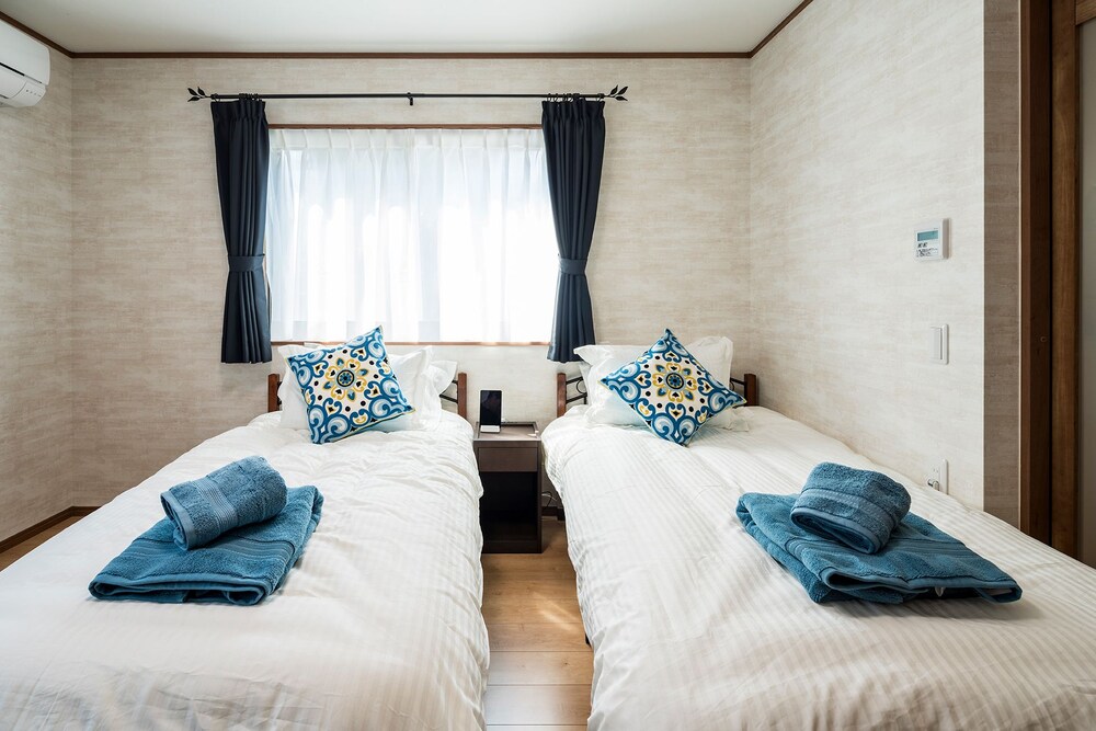 4人部屋 専用バスルーム付 客室3 | Kamakura Del Costa