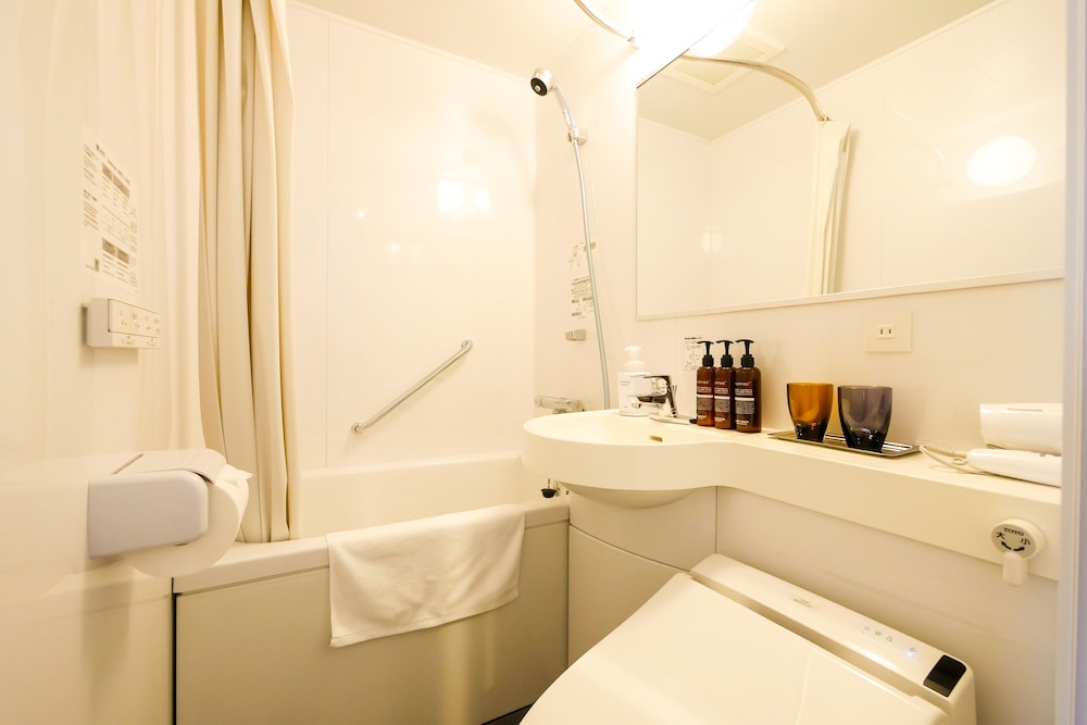 エコノミー ツインルーム バスルーム0 | KIN HOTEL
