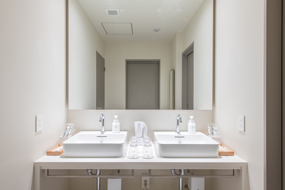 Moderate Bunk Group バスルーム0 | KIRO 広島 by THE SHARE HOTELS