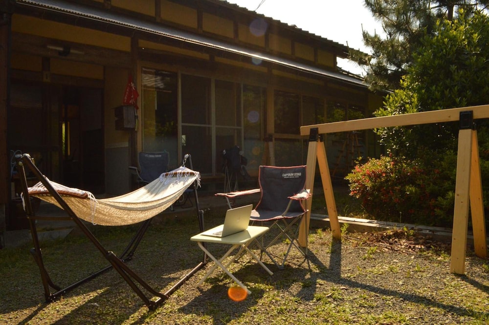 トラディショナル 4 人部屋 バルコニー0 | 里山ゲストハウス クチュール