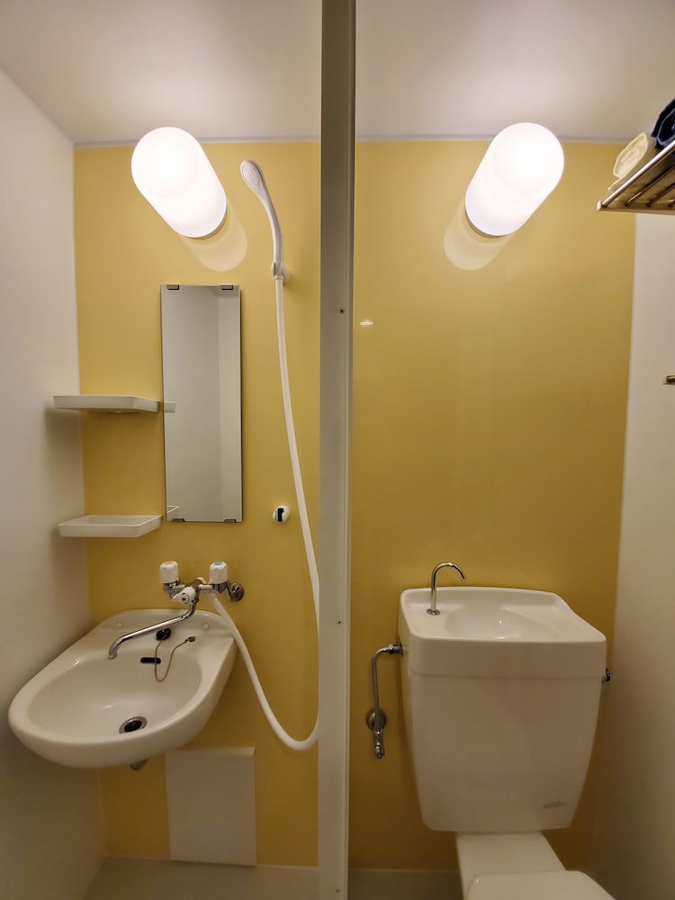 コンフォート ダブルルーム バスルーム0 | Sakuranomiya Hotel-Self Service