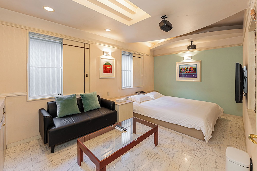 外観 | ホテルタカオアジール