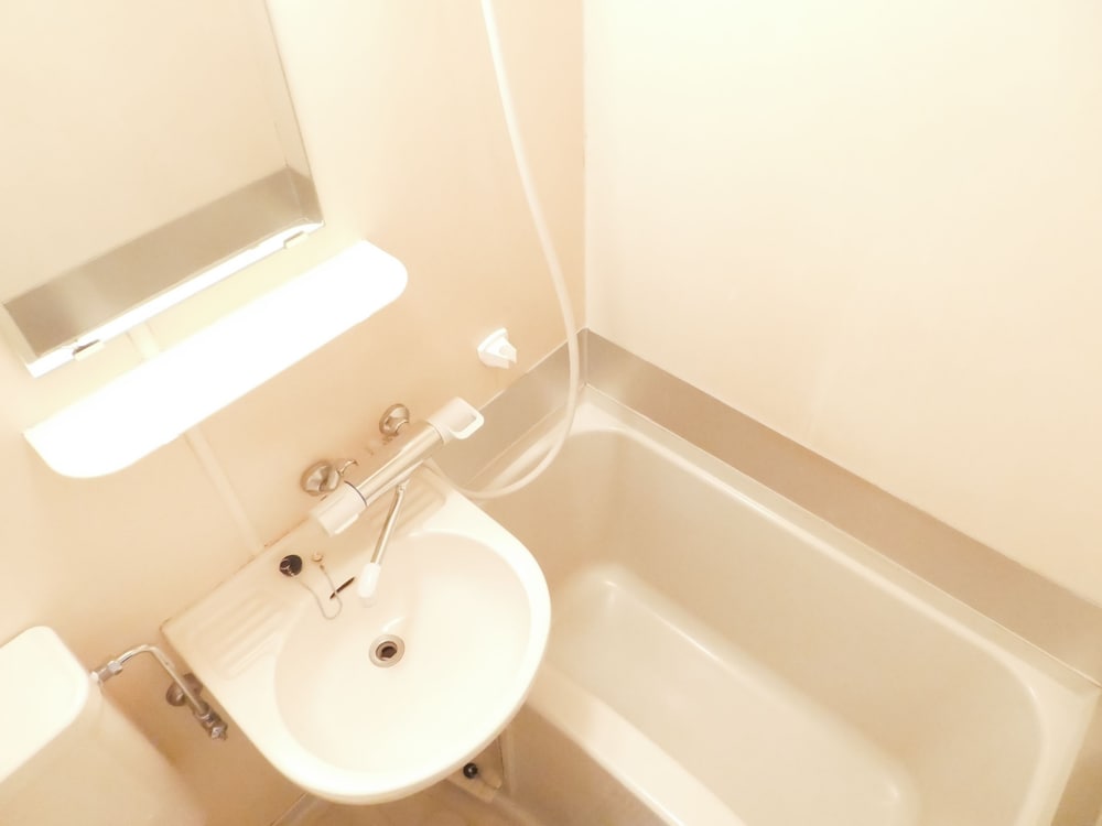 ダブルルーム 喫煙可 バスルームのシンク0 | Tabist IWATAステーションホテル