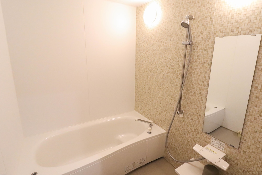 スタジオ アパートメント (B) バスルーム1 | Hotel Upi – コンドミニアムホテル美浜ウーピー