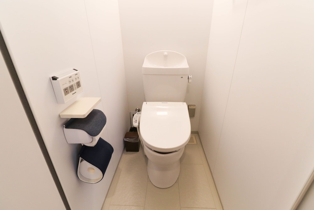 スタジオ アパートメント (A) バスルーム1 | Hotel Upi – コンドミニアムホテル美浜ウーピー