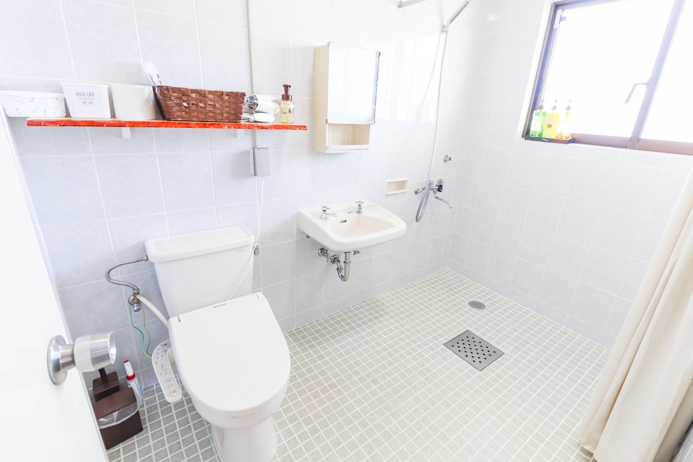 スタンダード アパートメント (B) バスルーム1 | Hotel Upi – コンドミニアムホテル美浜ウーピー