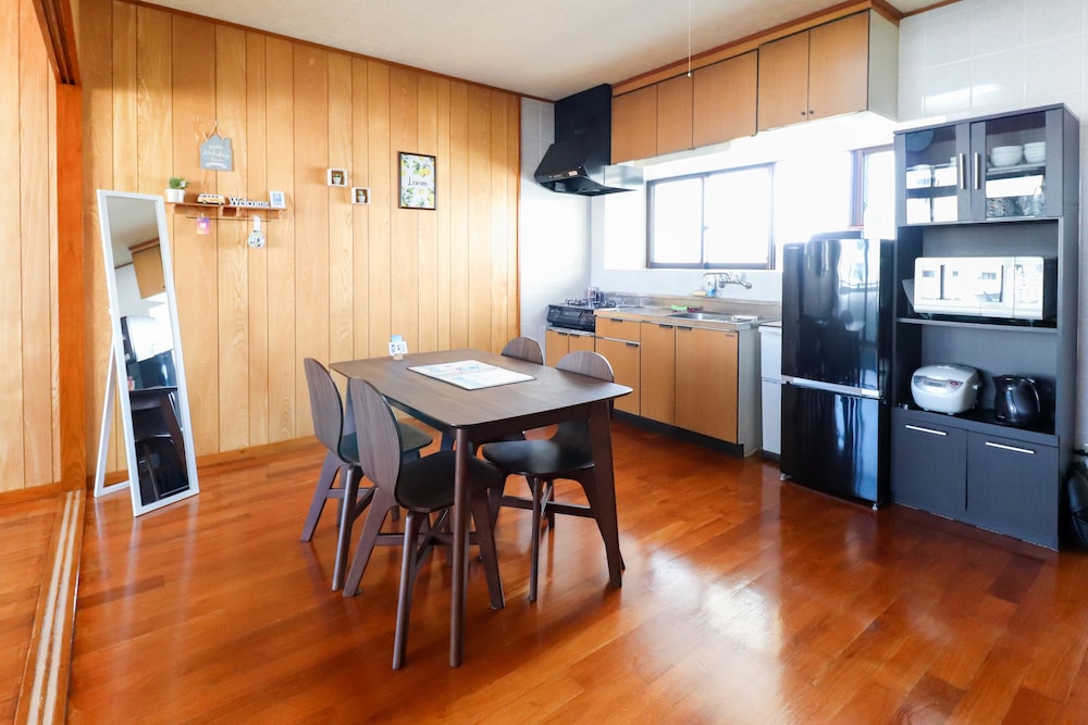 スタンダード アパートメント (C) 客室内のダイニングエリア0 | Hotel Upi – コンドミニアムホテル美浜ウーピー