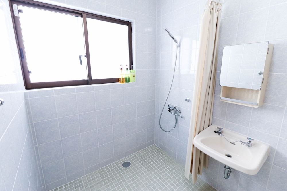 スタンダード アパートメント (C) バスルーム1 | Hotel Upi – コンドミニアムホテル美浜ウーピー