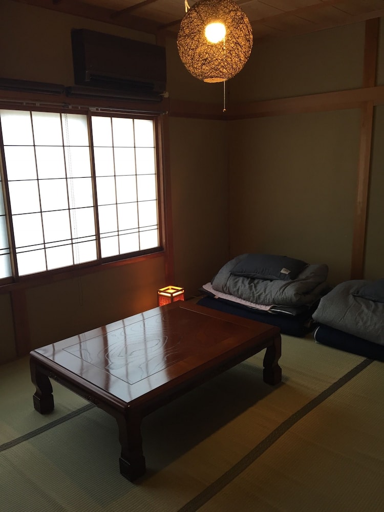 和室4人部屋 リビングルーム4 | ゲストハウスダイショーオシロアソビ