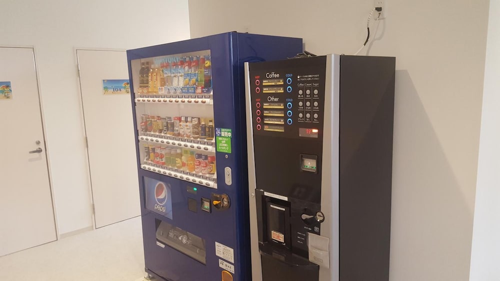 自動販売機1 | 美らキャビン 国際通り店 自動販売機1 | 美らキャビン 国際通り店