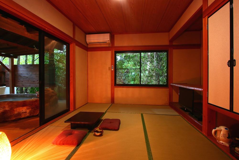 エコノミー ツインルーム 客室2 | 山川ZENZO