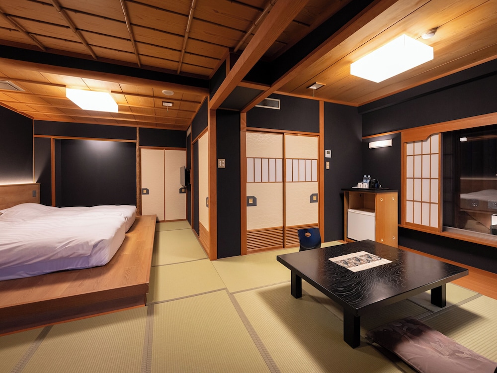 新設露天風呂付き和室 (朝食を含む料金プランを予約された場合、3歳以下のお子様には提供されません) | 海遊亭