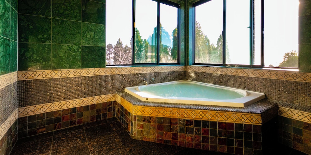 プレミアムスイートヴィラ バスルーム1 | 天からの贈り物 Villa Montpetre