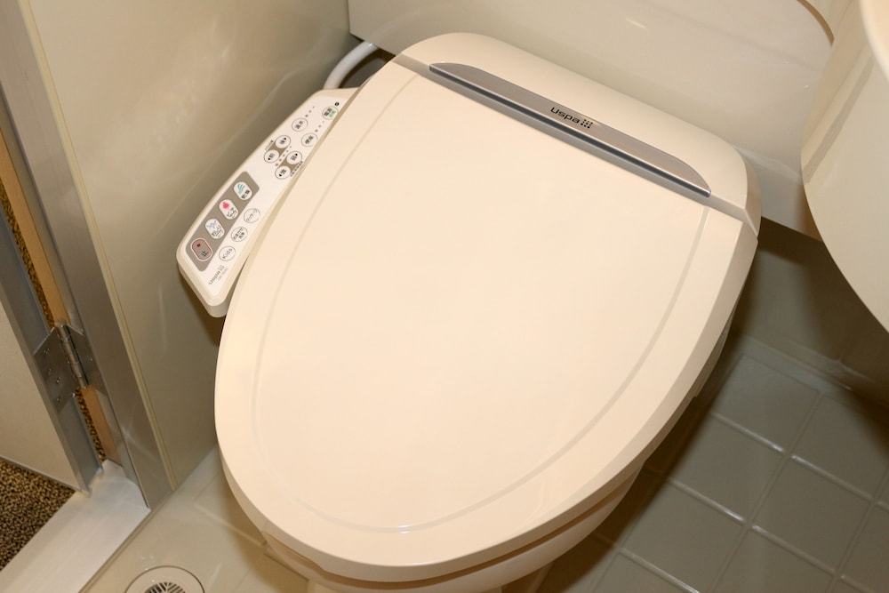 エコノミー ダブルルーム 喫煙可 バスルーム0 | 東横 INN 調布京王線布田駅