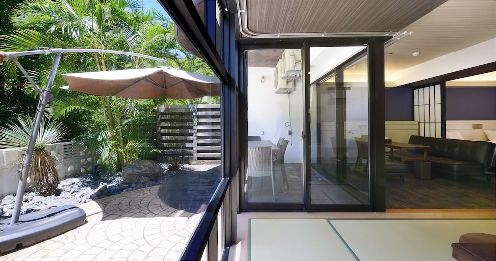 グランドフロア 客室4 | カリーコンド 美ら海