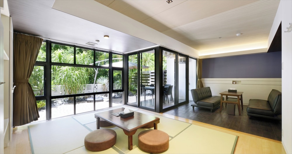 グランドフロア | カリーコンド 美ら海