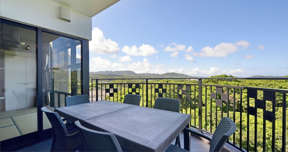 トップフロア 客室4 | カリーコンド 美ら海