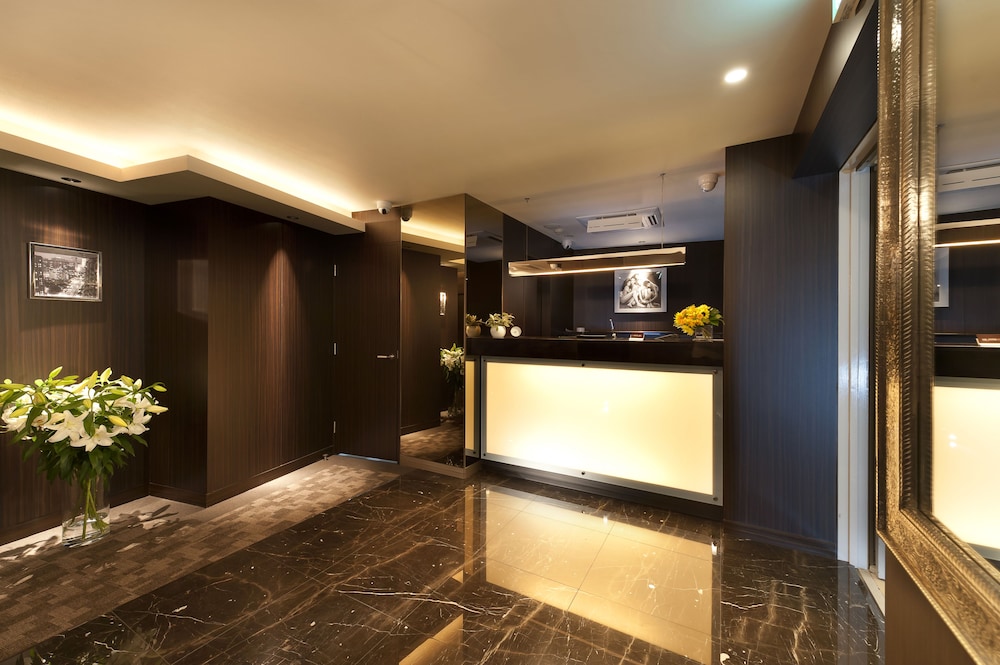 フロント1 | ホテルビックス - 大人限定