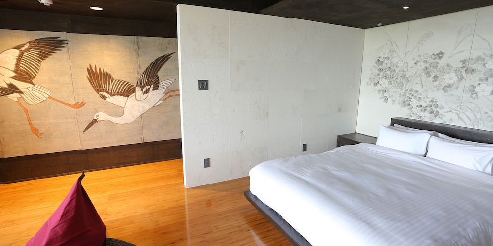 [鸛巣 KOUNOSU] プライベートプール付き絶景ヴィラ 客室10 | MUKAKA VILLA 鸛巣