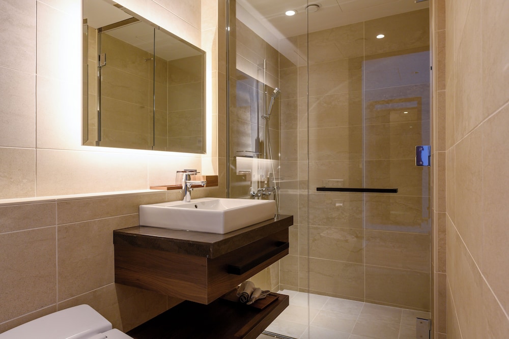 スイート 2 ベッドルーム バスルーム1 | Yu Kiroro