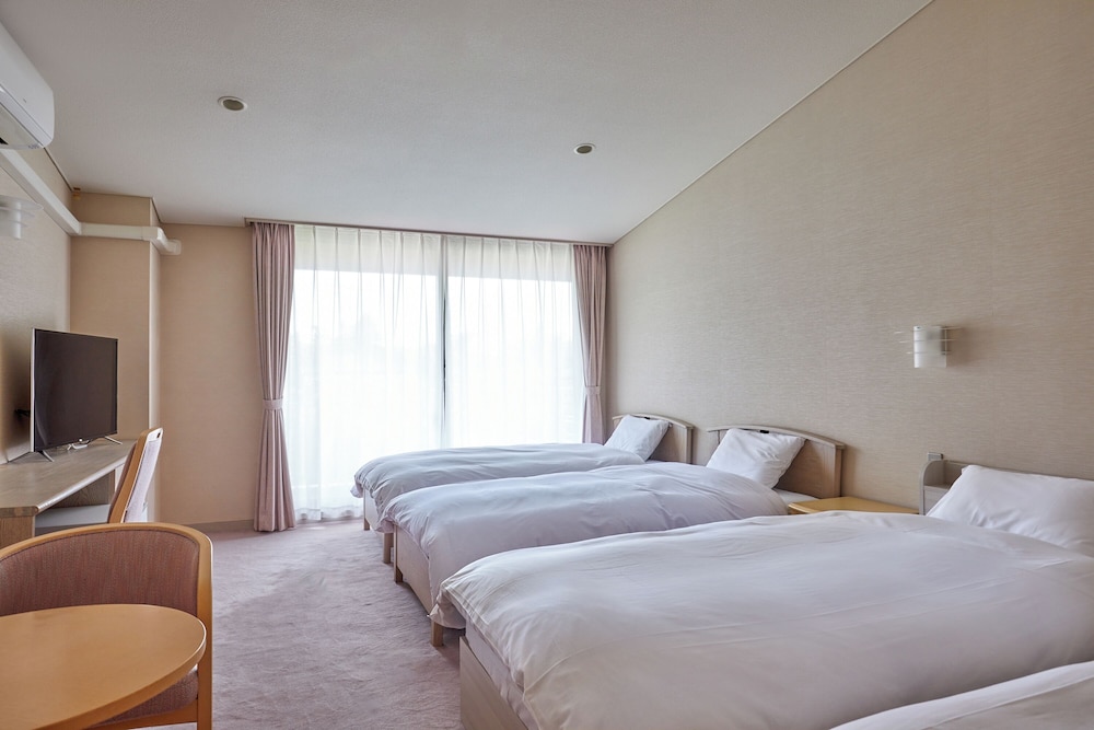 洋室 (4名部屋) 客室1 | いこいヴィラ