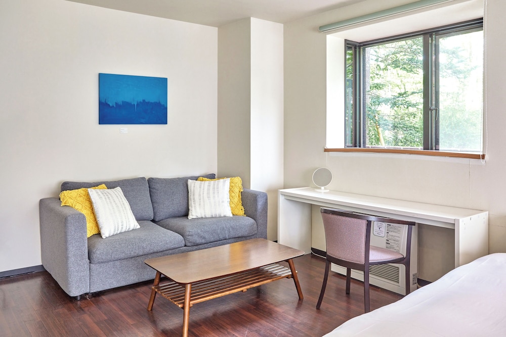 ファミリー スイート リビング エリア0 | いこいヴィラ