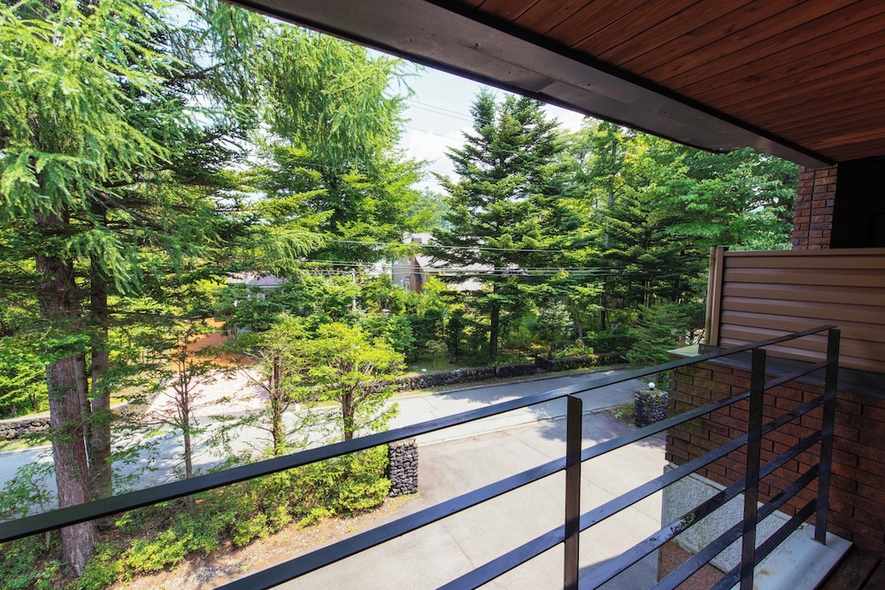 和室10畳 (5名部屋) バルコニーからの眺望1 | いこいヴィラ