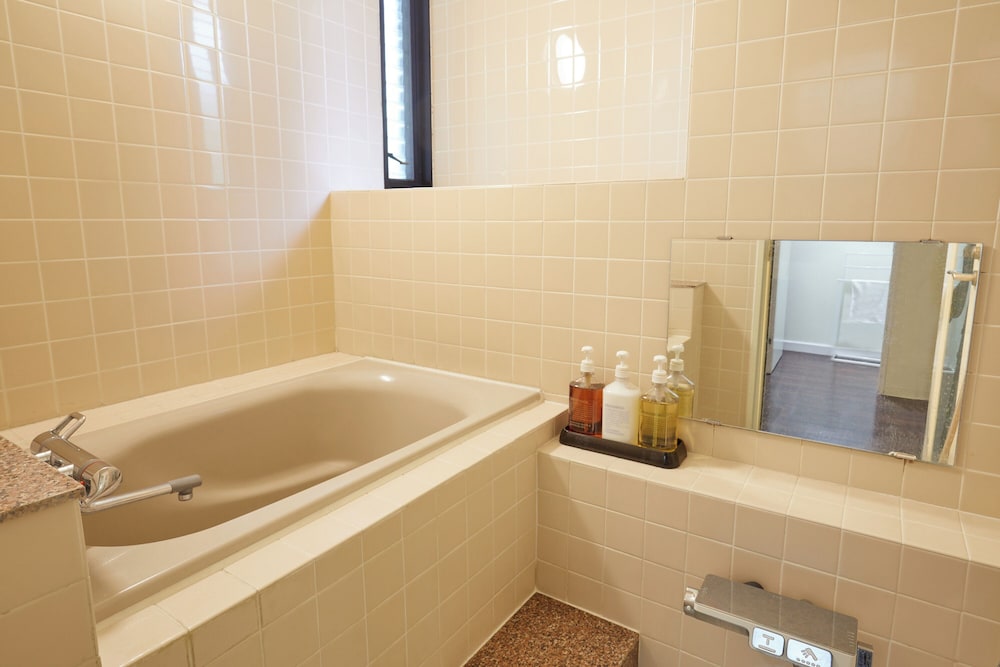 ファミリー スイート バスルーム1 | いこいヴィラ