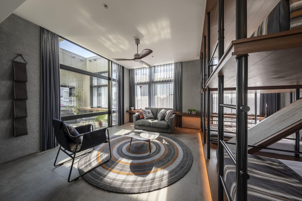 ライブリー ロフトルーム テラス付き 客室10 | THE LIVELY 東京麻布十番(ザ・ライブリー東京麻布十番)