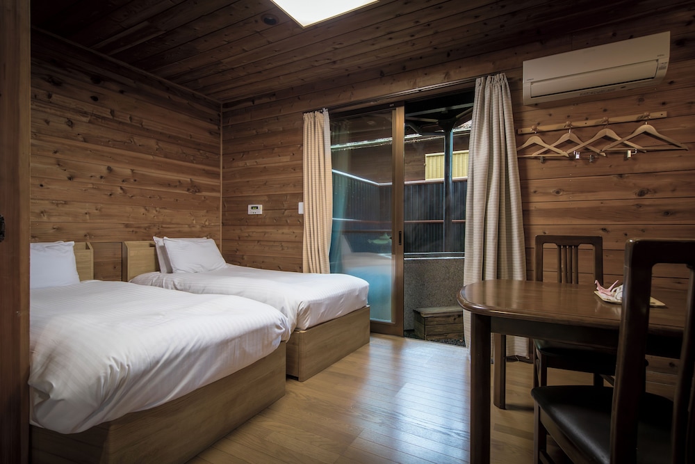 B棟コテージ風 露天石風呂付ツインルーム 禁煙 客室0 | FUJIYAMA INN CONIFER