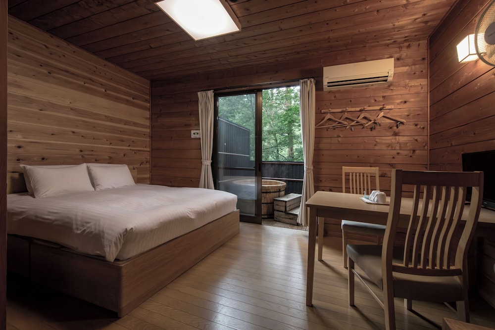 B棟コテージ風 露天木風呂付ダブルルーム　禁煙 | FUJIYAMA INN CONIFER