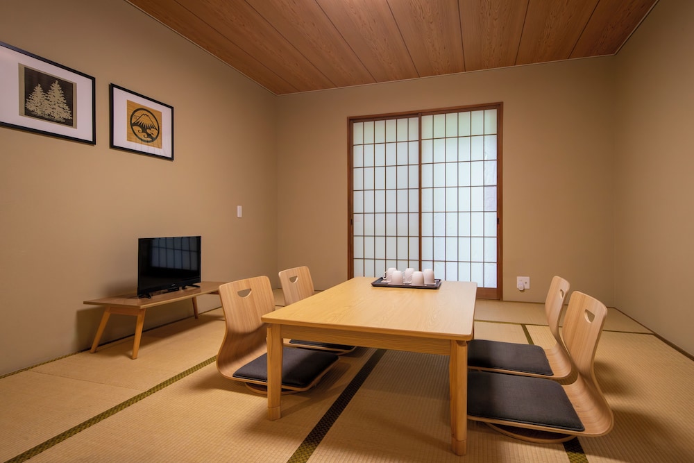 本館和室+トリプルベッド(シャワーのみ) 禁煙 | FUJIYAMA INN CONIFER