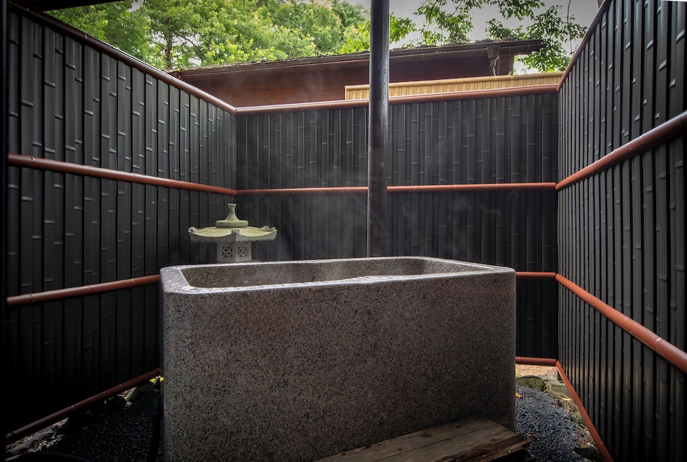 B棟コテージ風 露天石風呂付ツインルーム 禁煙 | FUJIYAMA INN CONIFER