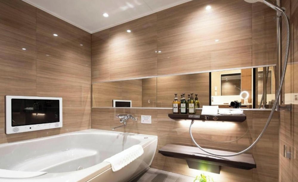 ファミリー ルーム ベッド (複数台) 禁煙 バスルーム1 | ホテルパセラリビング