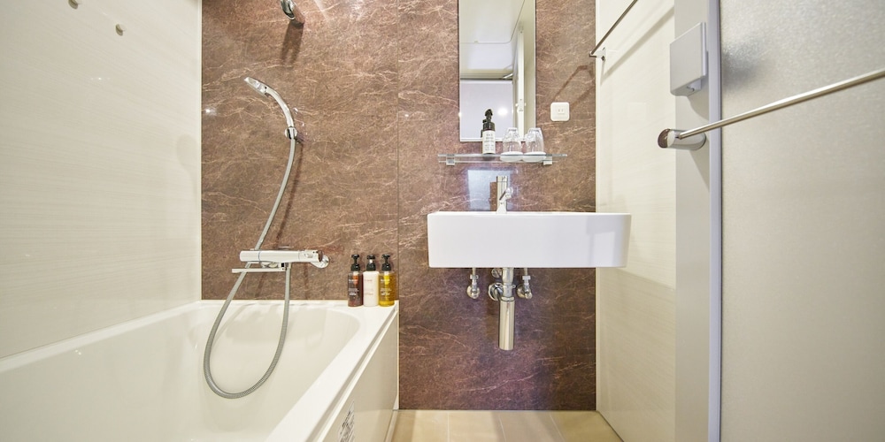 スタンダード ダブルルーム 布団 喫煙可 バスルーム0 | ホテルメルディア大阪肥後橋