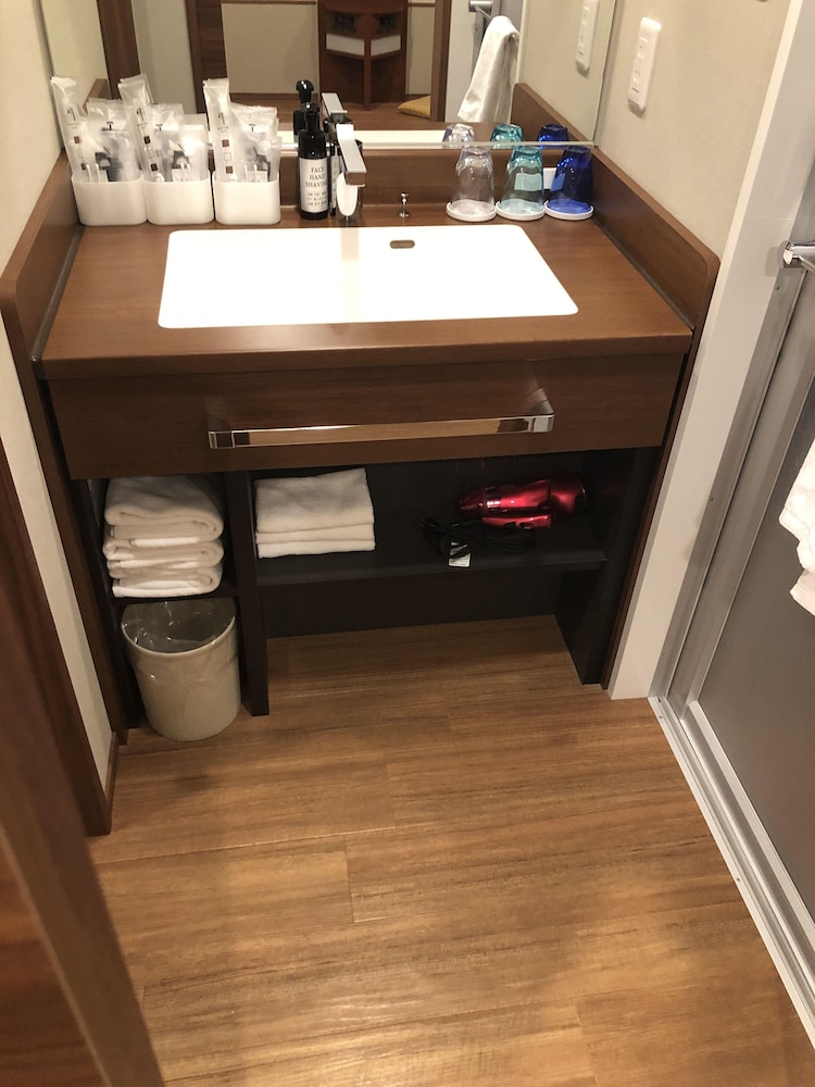 スタンダード トリプルルーム 喫煙可 バスルームのシンク0 | ホテルメルディア大阪肥後橋