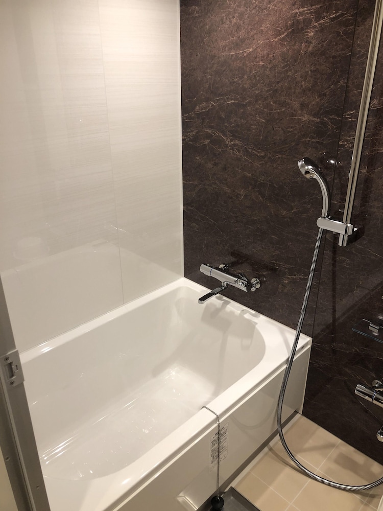 スタンダード ツインルーム 喫煙可 (2) 深めの浴槽0 | ホテルメルディア大阪肥後橋