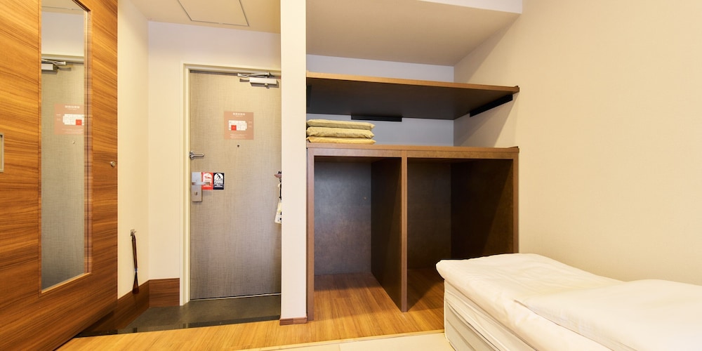 スタンダード トリプルルーム 喫煙可 客室8 | Rakuten STAY URBAN 大阪肥後橋