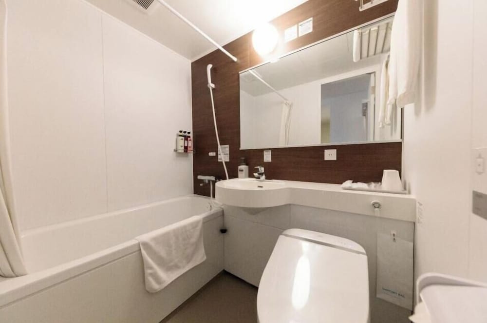 [禁煙] スタンダードセミダブル 15平米 (120cm幅ベッド) バスルーム0 | ホテル東京トリップ上野 西日暮里