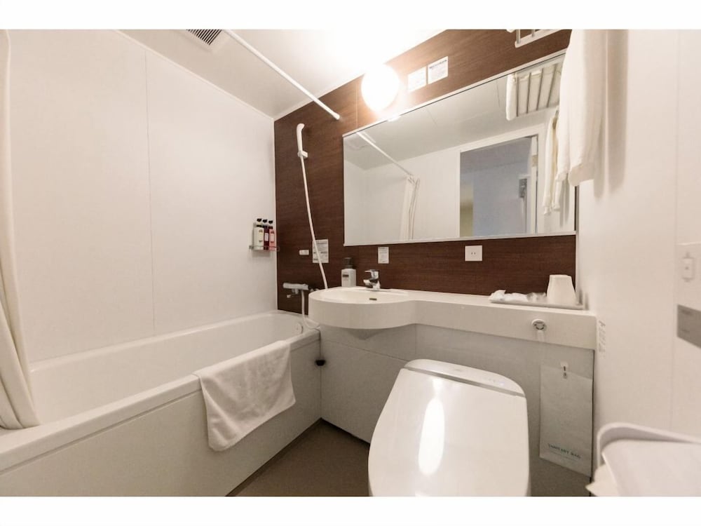 [禁煙] コンパクトセミダブル 10平米 (120cm幅ベッド) バスルーム0 | ホテル東京トリップ上野 西日暮里