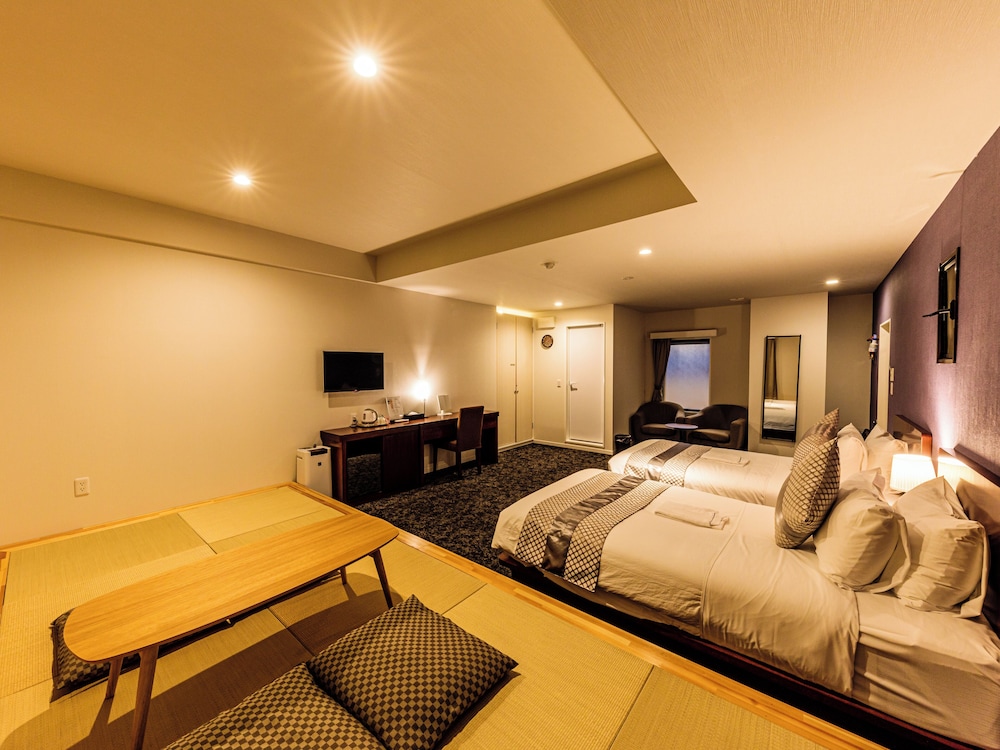 [禁煙] 和洋室スイート＜140㎝ベッド×2台＞最大6名 客室1 | ホテル東京トリップ上野 西日暮里