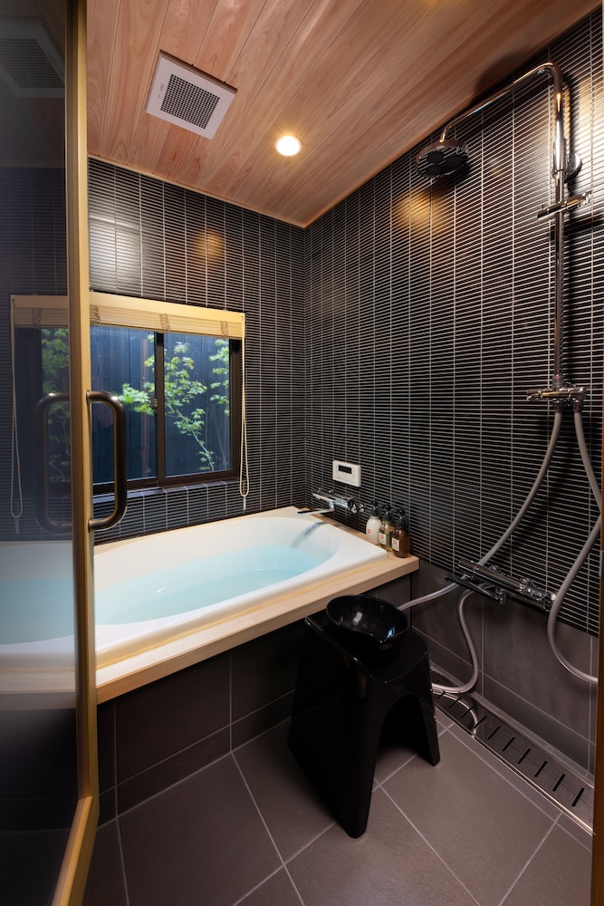 京町家一棟貸 バスルーム0 | 奏 京都駅南